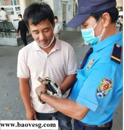 nhan vien bao ve benh vien trao tra tai san cho nguoi danh roi