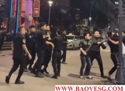 nhan vien bao ve quan bar danh khach hang tai quan 1